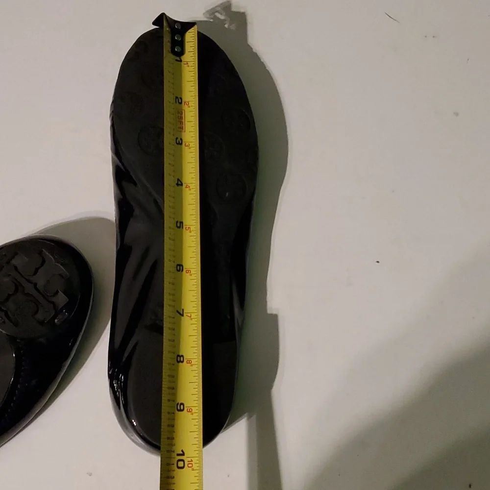 Tory Burch women's 8 black shiny flat shoes